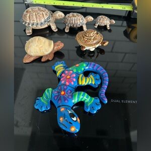 Turtles and Colorful Ceramic Gecko Figurine